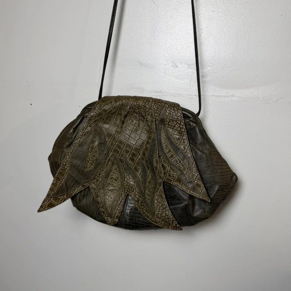 Vintage 90s Green Monstera Garden Leaf Flap Crossbody purse w long skinny handle
